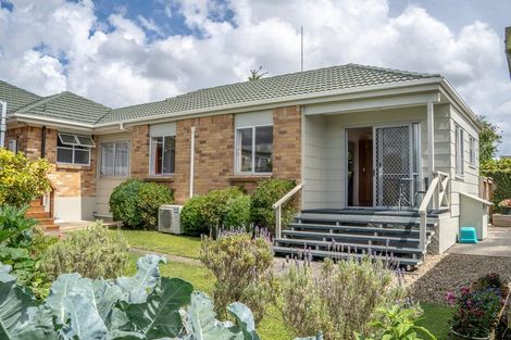 Photo of property in 17 Johnsview Terrace, Hillcrest, Hamilton, 3216