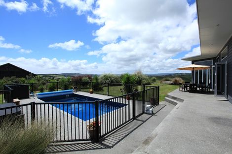 Photo of property in 56 Te Ahiawa Road, Raglan, 3297