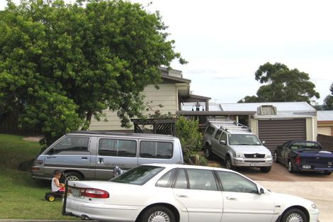 Photo of property in 5 Cyril Crescent, West Harbour, Auckland, 0618