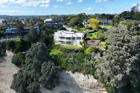 Photo of property in 10 Colleen Court, Cockle Bay, Auckland, 2014