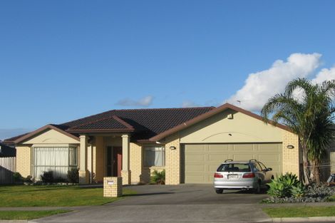 Photo of property in 4 Craigavon Drive, East Tamaki, Auckland, 2013