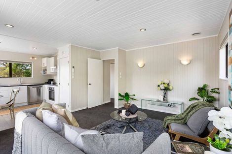 Photo of property in 2/30 Fordham Street, Beach Haven, Auckland, 0626