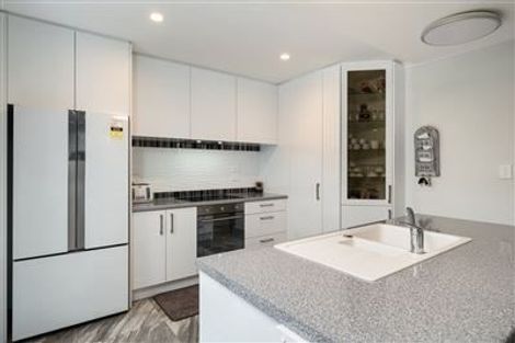 Photo of property in 17 Pimelea Street, Papamoa Beach, Papamoa, 3118