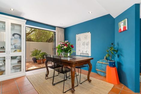 Photo of property in 43 Strowan Road, Strowan, Christchurch, 8052