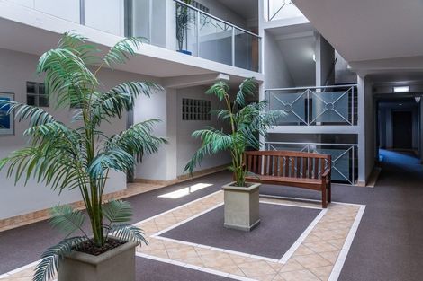 Photo of property in Paramount Apartments, 2/281 Maunganui Road, Mount Maunganui, 3116
