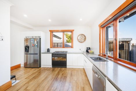 Photo of property in 116 Heretaunga Street, Palmerston North, 4414