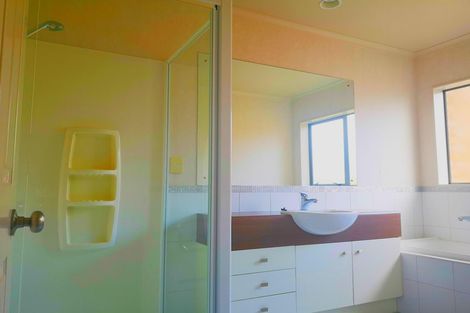 Photo of property in 12 Pennygale Close, Flat Bush, Auckland, 2016