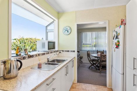 Photo of property in 4 Elder Grove, Paraparaumu, 5032