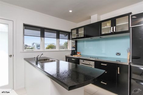 Photo of property in 2/17a Anzac Street, Takapuna, Auckland, 0622