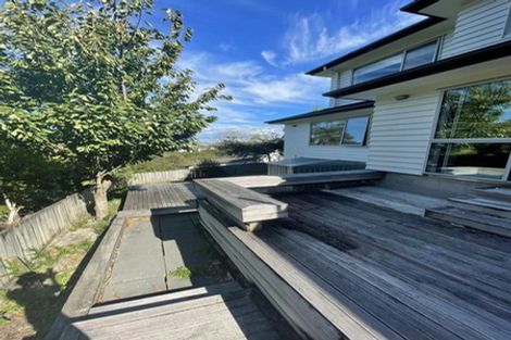 Photo of property in 30 Namsan Close, Fairview Heights, Auckland, 0632