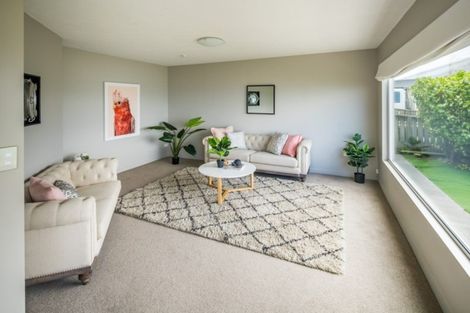 Photo of property in 18 Dargle Way, Island Bay, Wellington, 6023