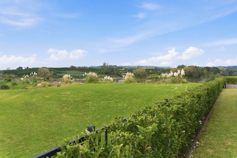 Photo of property in Waterview Estate, 28/4 Greystone Place, Omokoroa, 3114