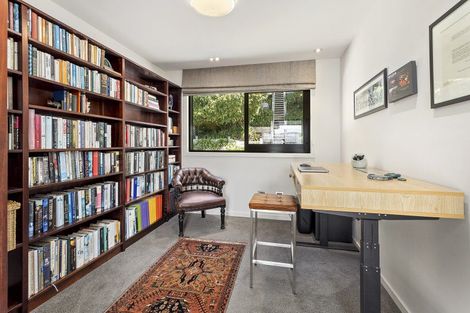 Photo of property in 160 Breaker Bay Road, Breaker Bay, Wellington, 6022