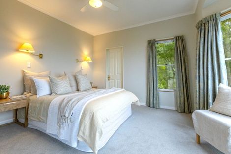 Photo of property in 23 Denholm Road, Hospital Hill, Napier, 4110