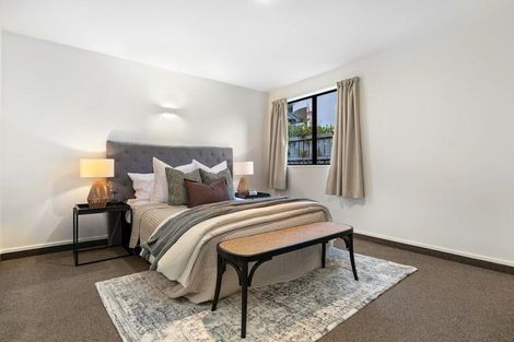 Photo of property in 17b Wynyard Crescent, Fernhill, Queenstown, 9300