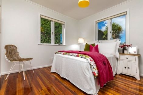 Photo of property in 2/18 Kenmure Avenue, Forrest Hill, Auckland, 0620