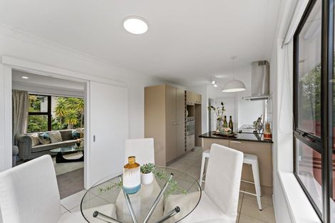 Photo of property in 6b Beldon Place, Pakuranga Heights, Auckland, 2010