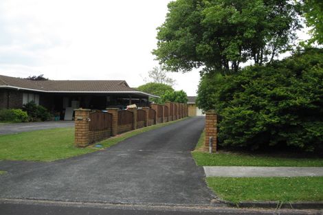 Photo of property in 6 Donzella Place, Conifer Grove, Takanini, 2112