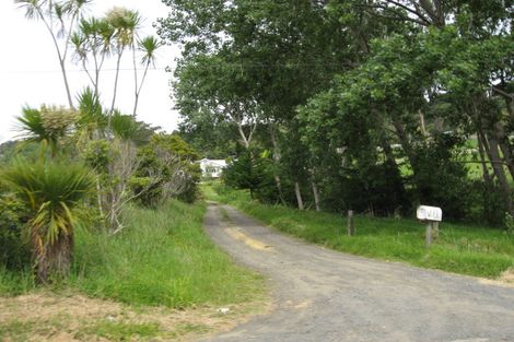 Photo of property in 271 Muriwai Road, Waimauku, 0881