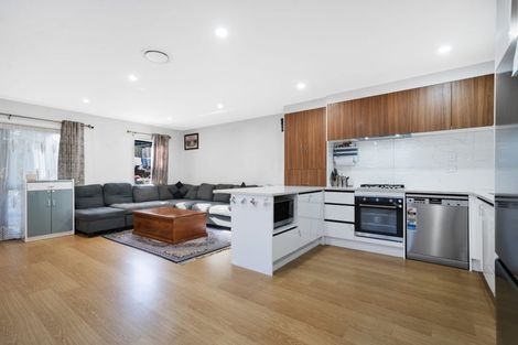 Photo of property in 24a Grande Vue Road, Papatoetoe, Auckland, 2025