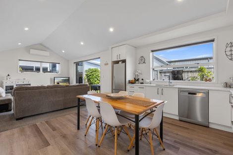 Photo of property in 10 Chain Place, Papamoa, 3118