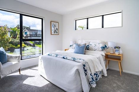 Photo of property in 18a Edgware Road, West Harbour, Auckland, 0618