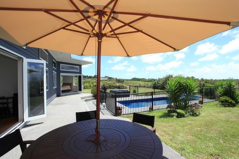 Photo of property in 56 Te Ahiawa Road, Raglan, 3297