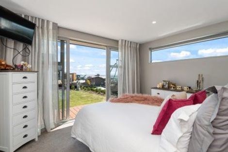 Photo of property in 94 Ravensdale Rise, Westmorland, Christchurch, 8025