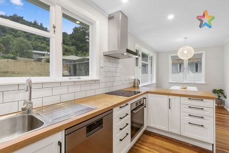 Photo of property in 109 Thomas Street, Stokes Valley, Lower Hutt, 5019