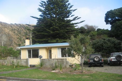 Photo of property in 44 Ocean Road, Paekakariki, 5034