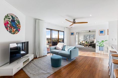 Photo of property in 22 Matisse Drive, West Harbour, Auckland, 0618