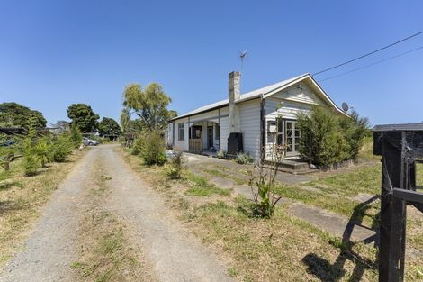Photo of property in 143 Mako Mako Road, Levin, 5510