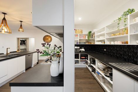 Photo of property in 15 Miharo Crescent, Flagstaff, Hamilton, 3210