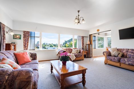 Photo of property in 16 Tomo Street, New Lynn, Auckland, 0600