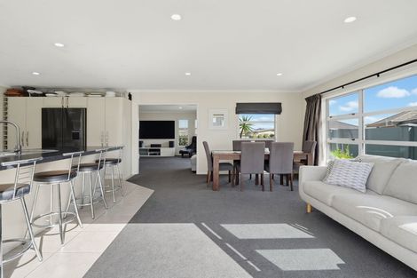 Photo of property in 9 Majestic Way, Kelvin Grove, Palmerston North, 4414