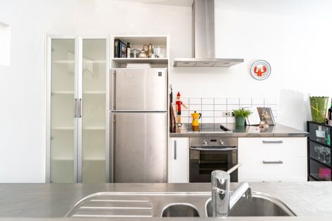 Photo of property in 21 Kopiko Way, Brooklyn, Wellington, 6021