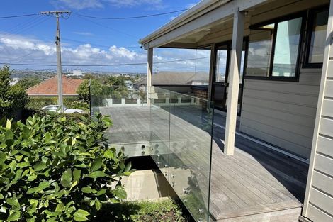 Photo of property in 1/1 Richards Avenue, Forrest Hill, Auckland, 0620