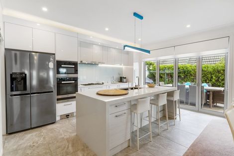 Photo of property in 4 Awakirihi Close, Shamrock Park, Auckland, 2016