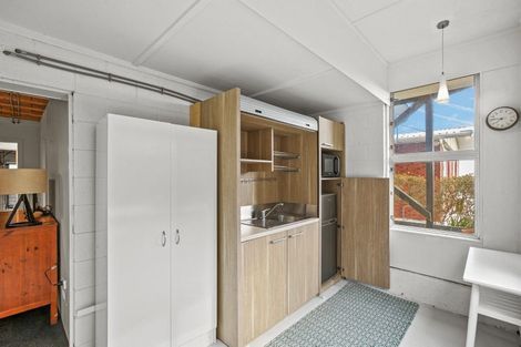 Photo of property in 75 Belt Road, New Plymouth, 4310