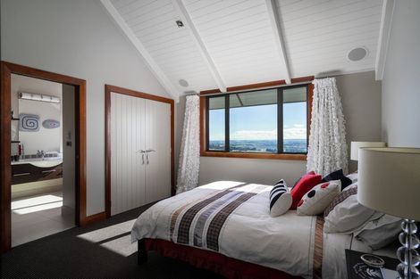 Photo of property in 121 Highland Drive, Acacia Bay, Taupo, 3385
