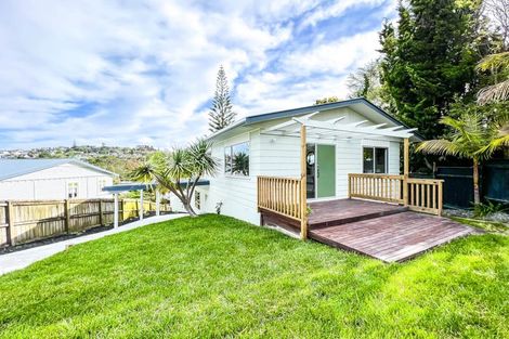 Photo of property in 127 Brian Crescent, Stanmore Bay, Whangaparaoa, 0932