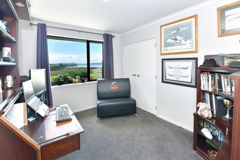 Photo of property in 137 Tuparekura Road, South Head, Helensville, 0874