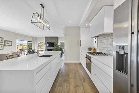 Photo of property in 14 Ringi Lane, Orewa, 0931