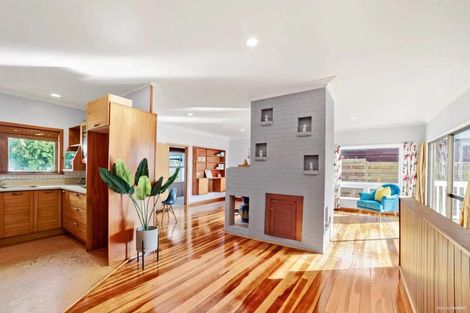 Photo of property in 505 East Coast Road, Murrays Bay, Auckland, 0630