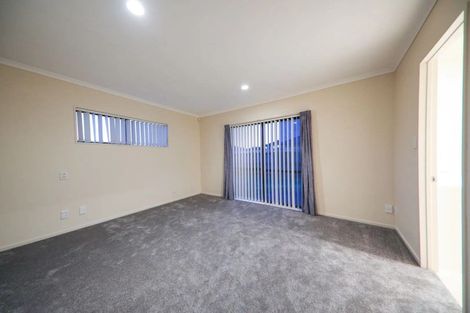 Photo of property in 9 Ballintra Close, Pinehill, Auckland, 0632