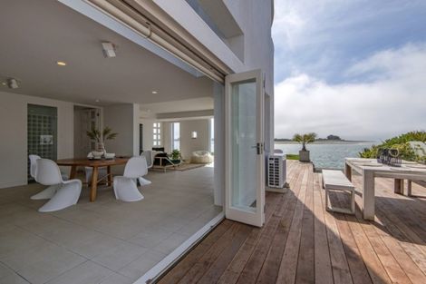 Photo of property in 135 Main Road, Redcliffs, Christchurch, 8081