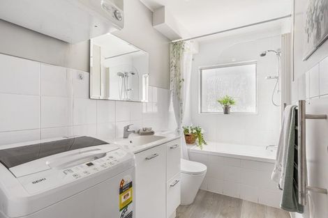 Photo of property in 5/25 Inverness Road, Browns Bay, Auckland, 0630