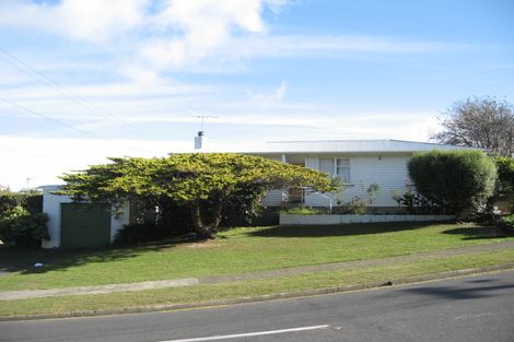Photo of property in 4 Hampshire Street, Cannons Creek, Porirua, 5024