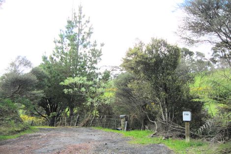 Photo of property in 710 Huia Road, Parau, Auckland, 0604