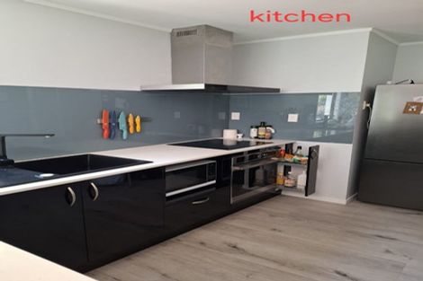 Photo of property in 1/64 Carlisle Road, Browns Bay, Auckland, 0630